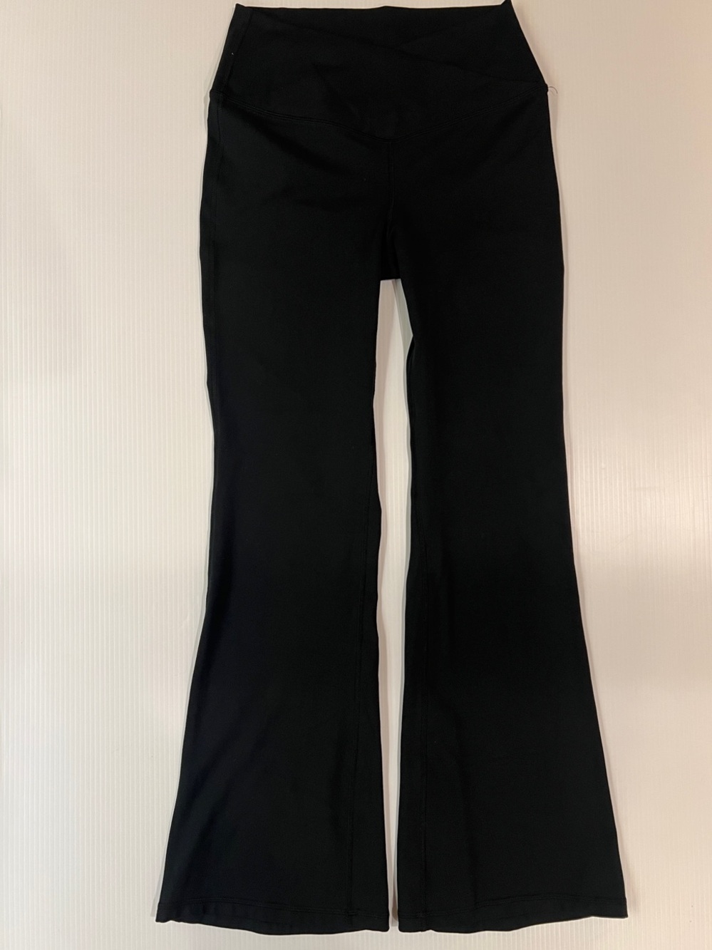 Yogalicious Women’s Black Flared Yoga Pants in Size Medium